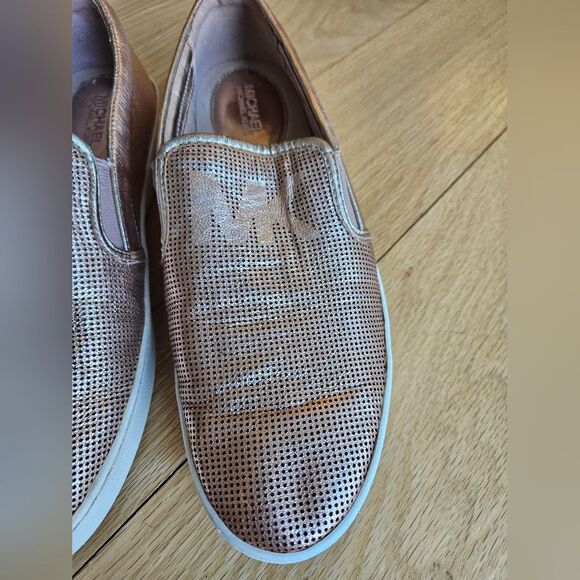 Michael Kors Women Keaton Slip-on Rose Gold Metallic Leather Lasercut Sneaker 7M - Picture 3 of 10